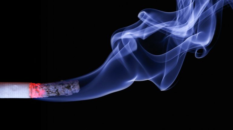 palenie-papierosow-a-trwalosc-implantu-stomatologicznego