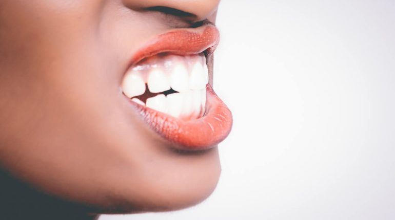 Starte zęby – odbudowa